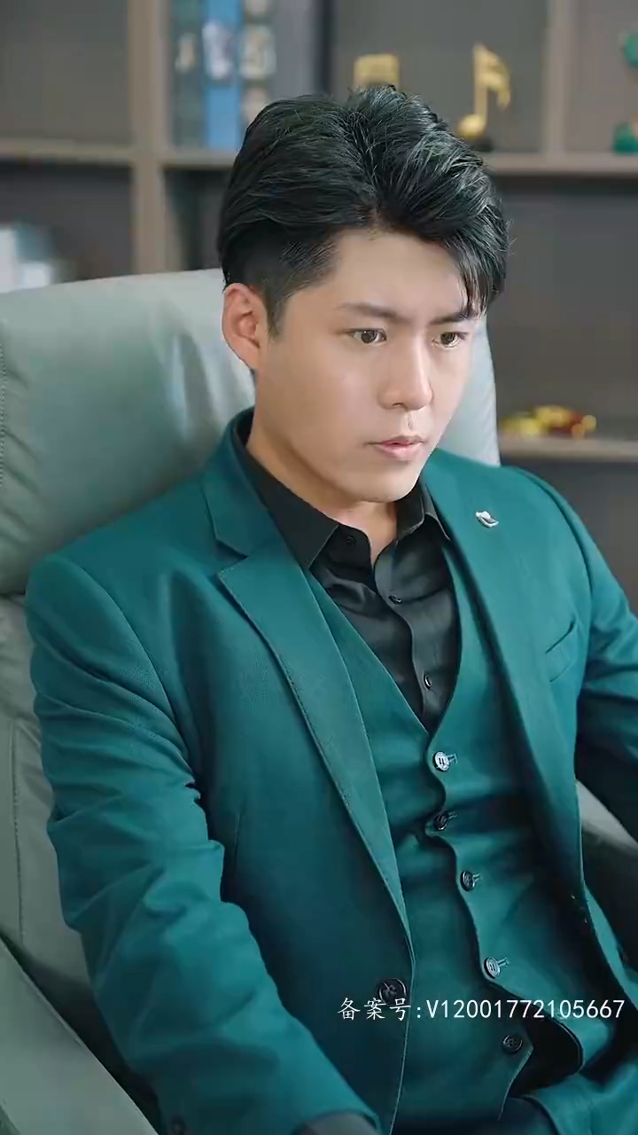 离婚后白富美总裁后悔了